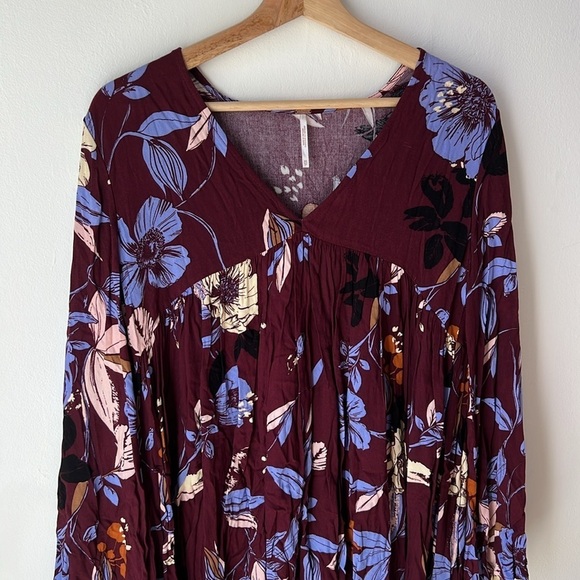 Free People Bella Floral Bell Sleeve Tunic Maroon Print V-Neck Blouse XS - Picture 6 of 10